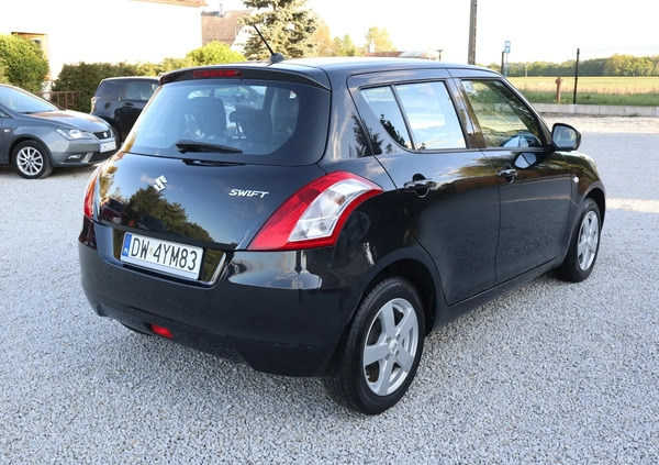 Suzuki Swift cena 35500 przebieg: 67000, rok produkcji 2015 z Piastów małe 137